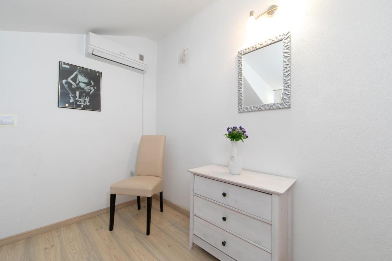 Apartmani Silva Tučepi Extérieur photo